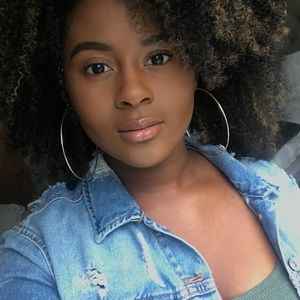 Meet your Posher, Bethanny